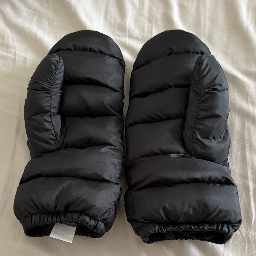 Stoic Puffer Mittens